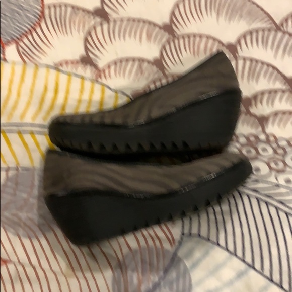 Fly London Shoes - Picture 4 of 4